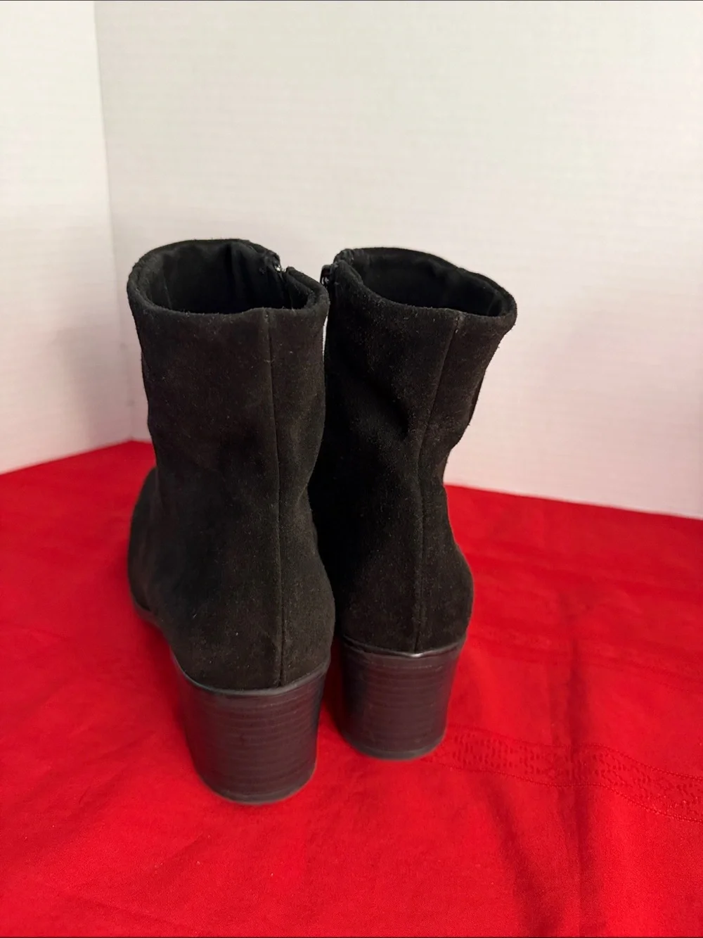 LA CANADIENNE Boots- Waterproof Square Toe Black Suede Ankle Boots 9.5